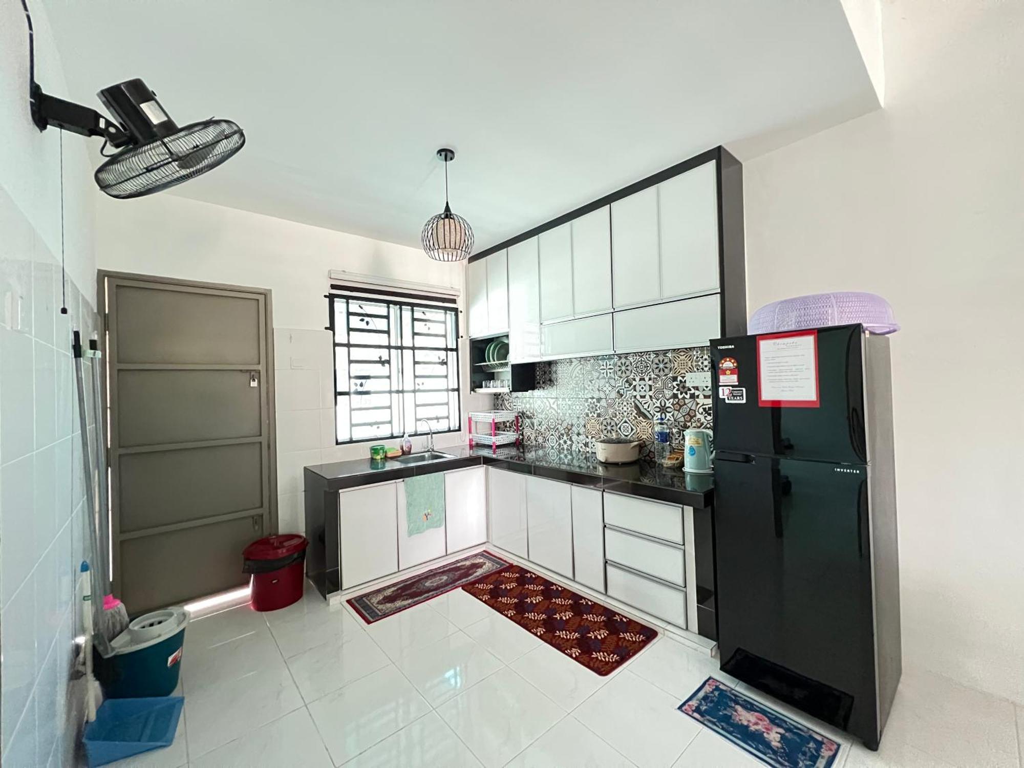 Chempaka Homestay Seri Iskandar Exterior photo